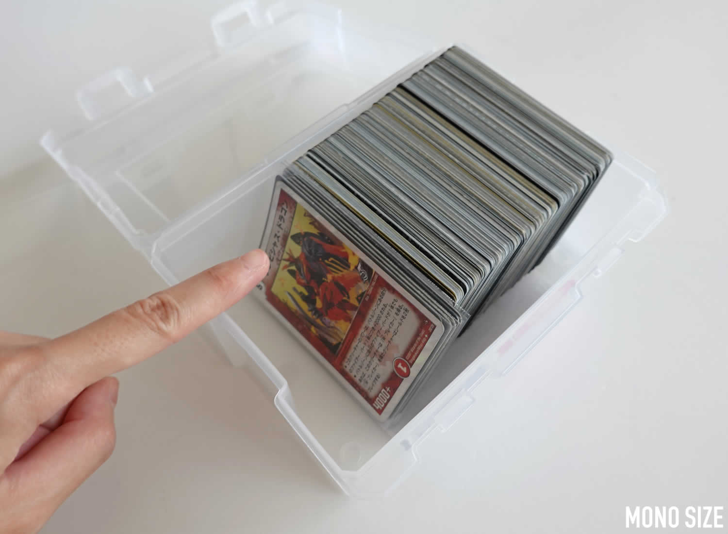 100均ダイソーで売られていたトレーディングカードケース440枚の収納グッズ商品画像