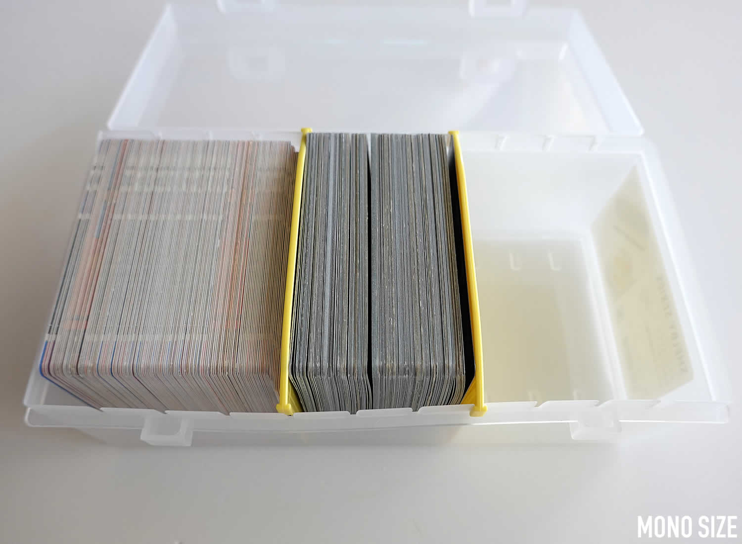 100均セリアとキャンドゥで売られていた仕切りケース カードの収納グッズ商品画像