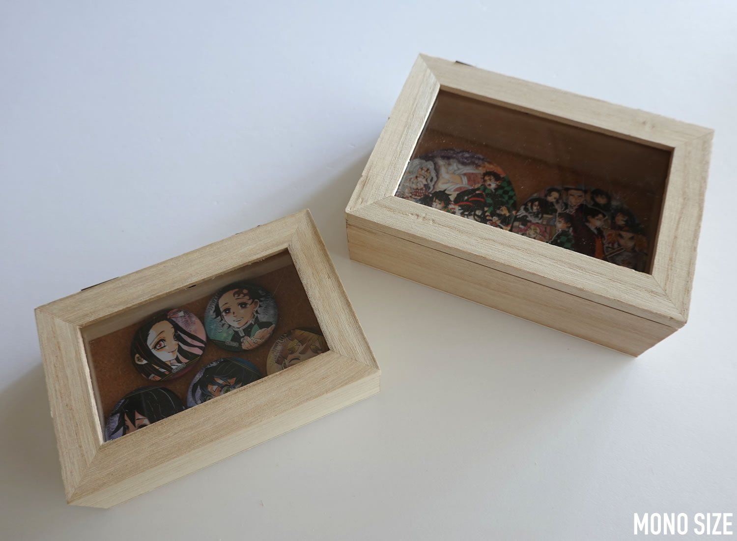 100均セリアで売られていた木製コレクションケース コルクの収納グッズ商品画像