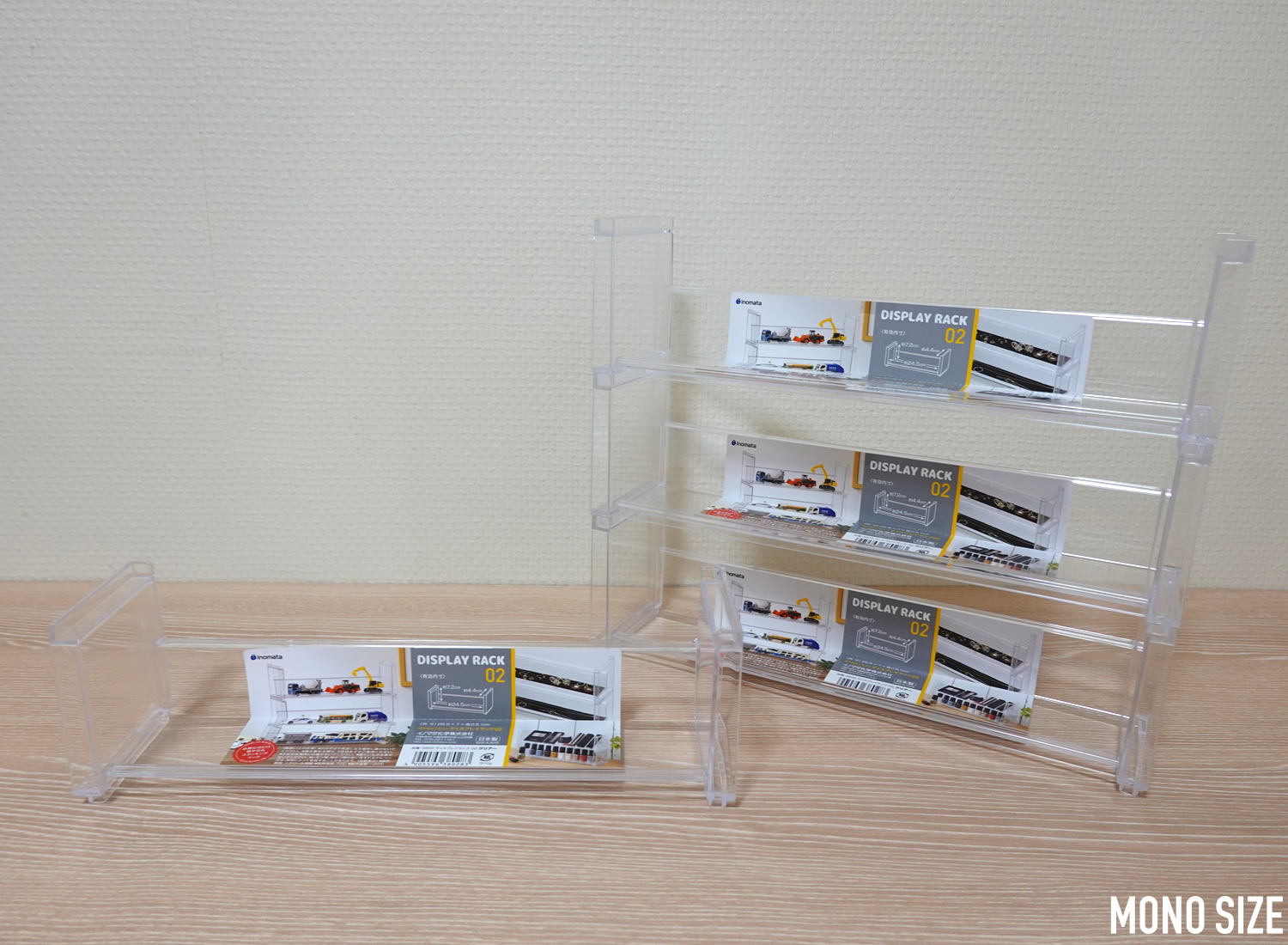 100均ダイソーとセリアで売られていた積み重ねて使えるディスプレイラック02の収納グッズ商品画像
